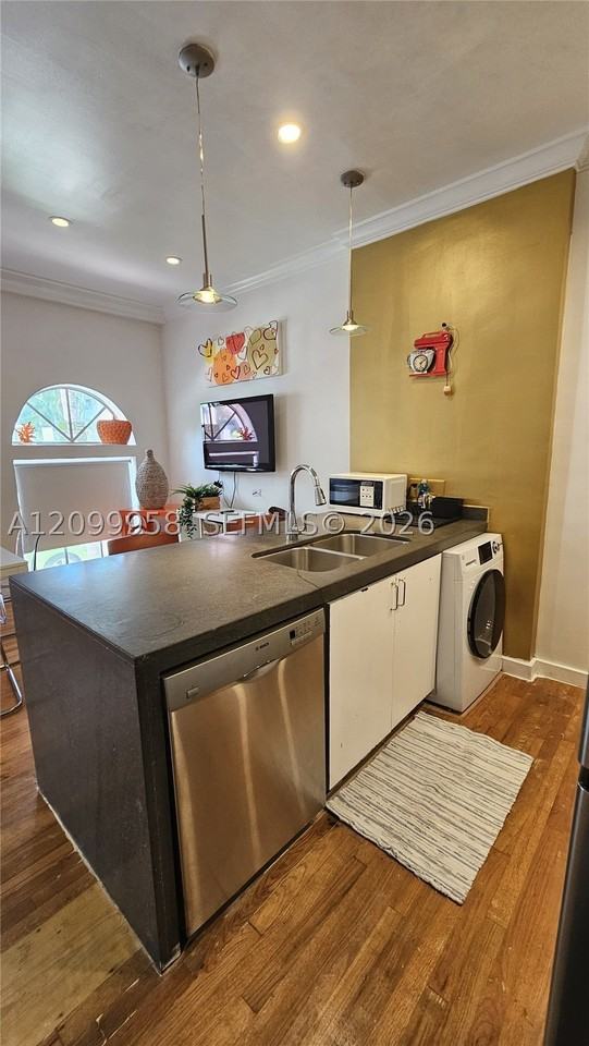 130 3rd St #101 - Photo 3 of 34