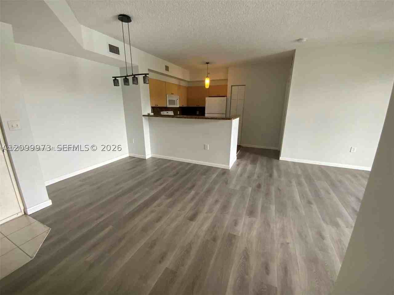 8050 N Nob Hill Rd #204 - Photo 7 of 28