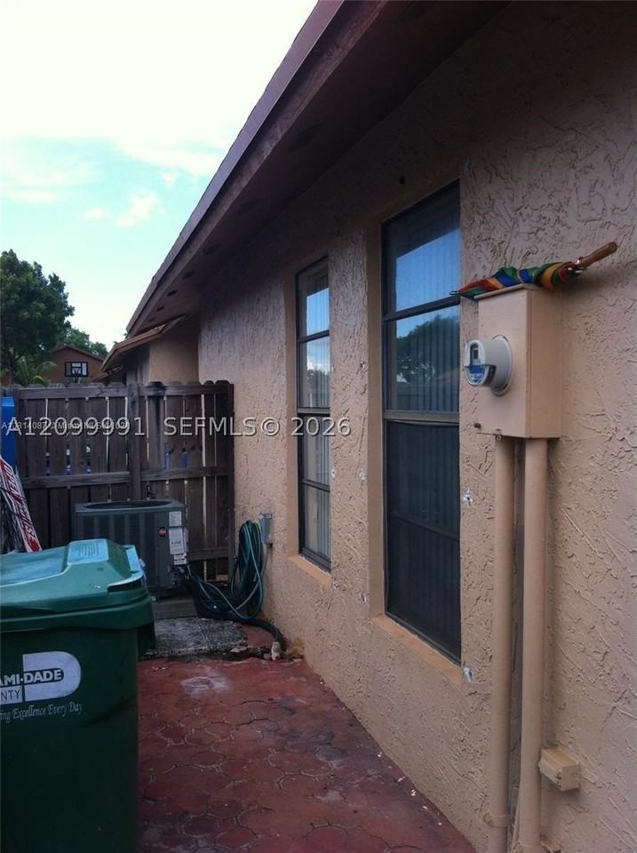 6721 Nw 189th Ter #6721 - Photo 4 of 17