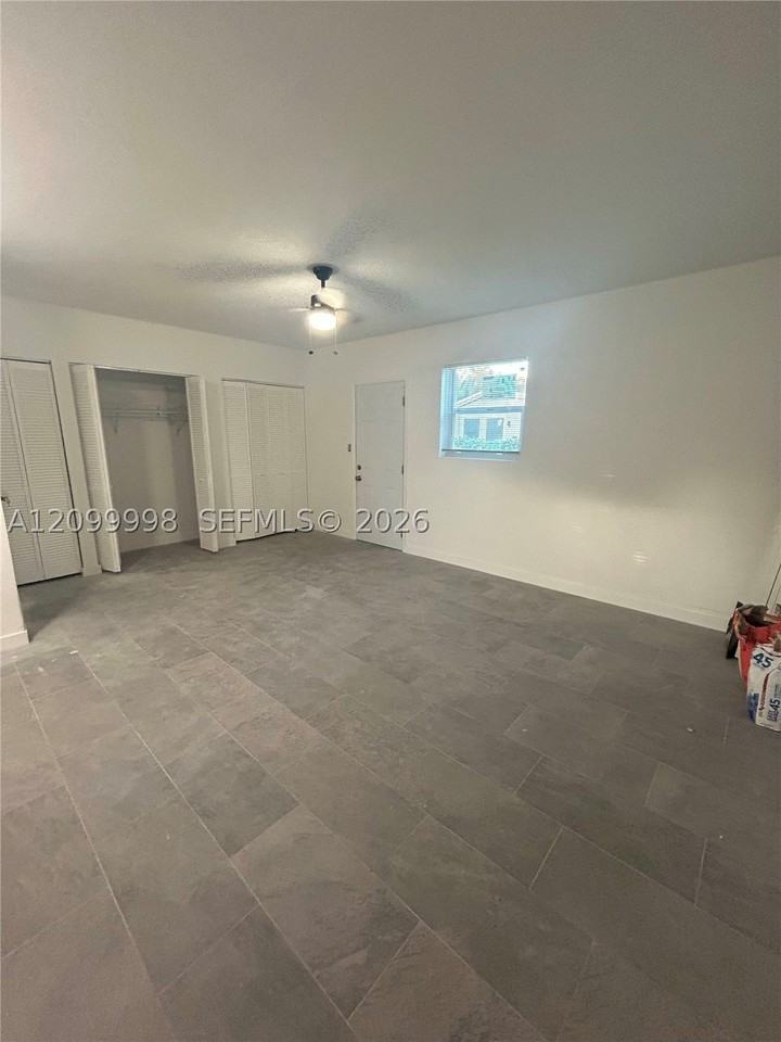 1220 Ne 110th Ter #C - Photo 5 of 6