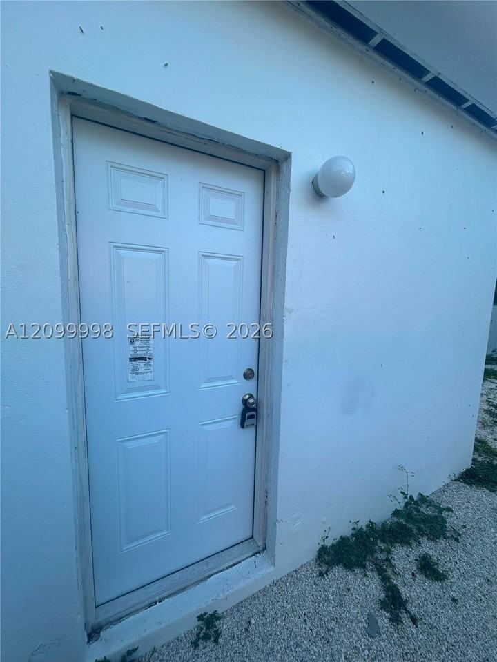 1220 Ne 110th Ter #C - Photo 6 of 6