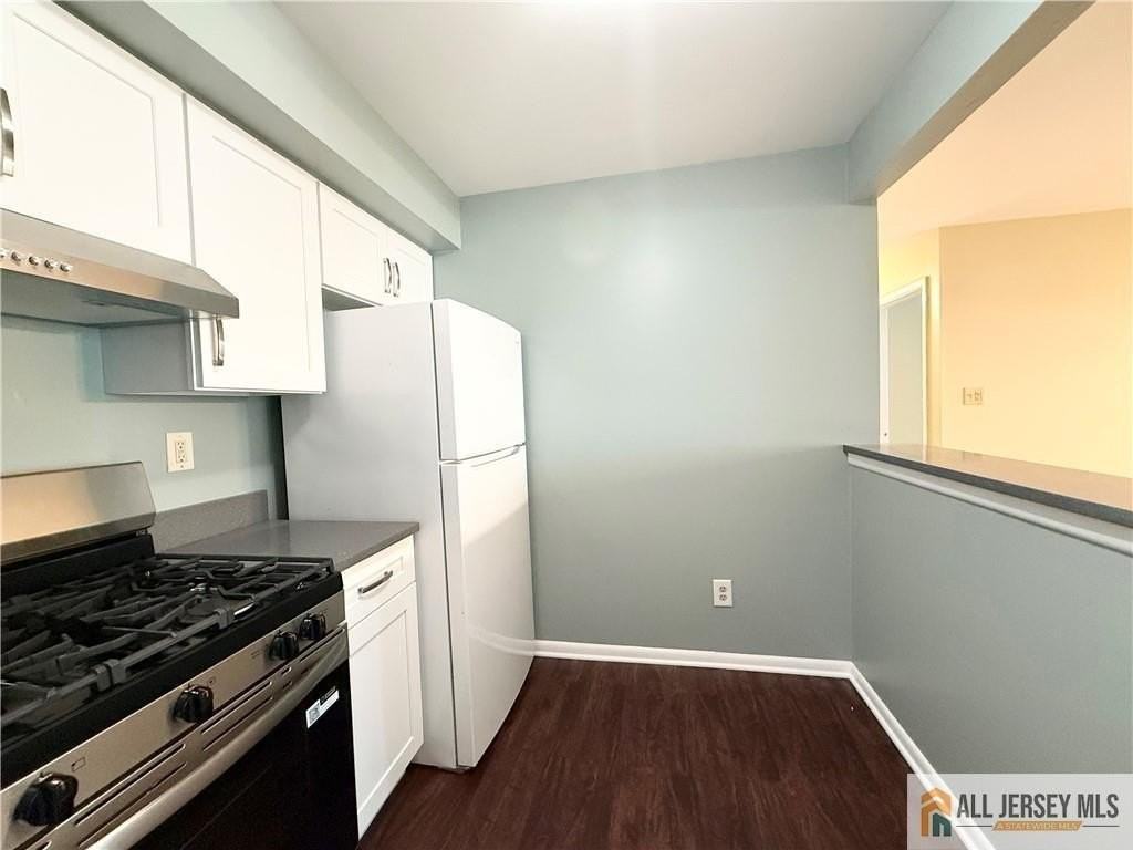 112 Lowell Ct #8 - Photo 5 of 35