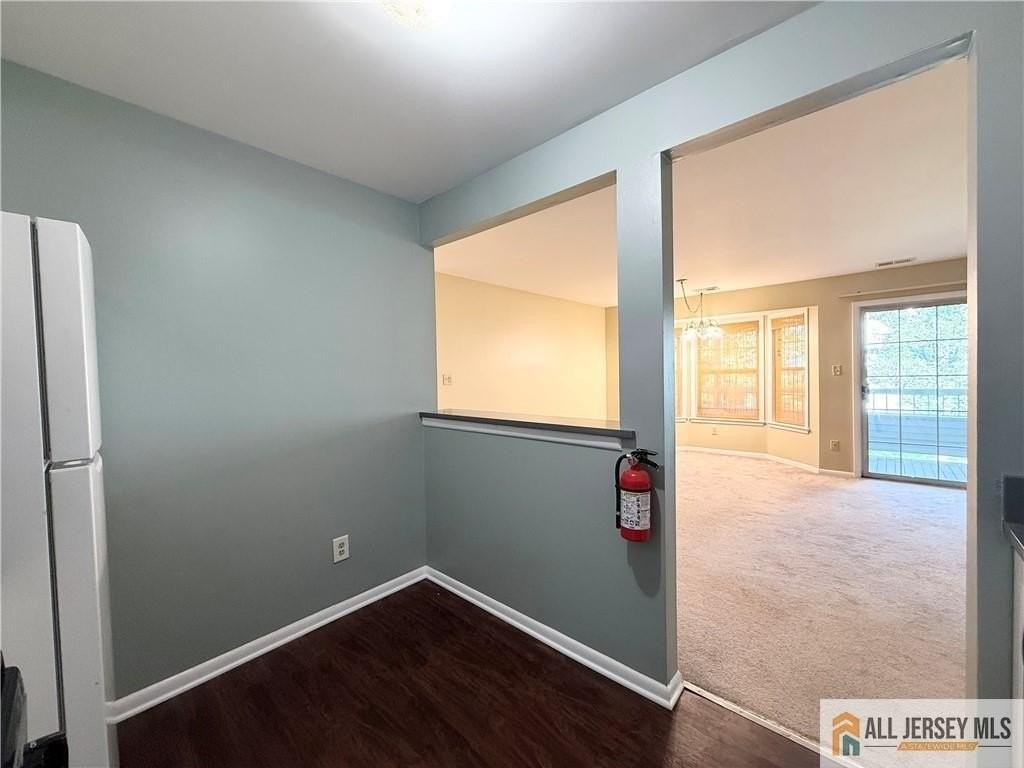 112 Lowell Ct #8 - Photo 6 of 35