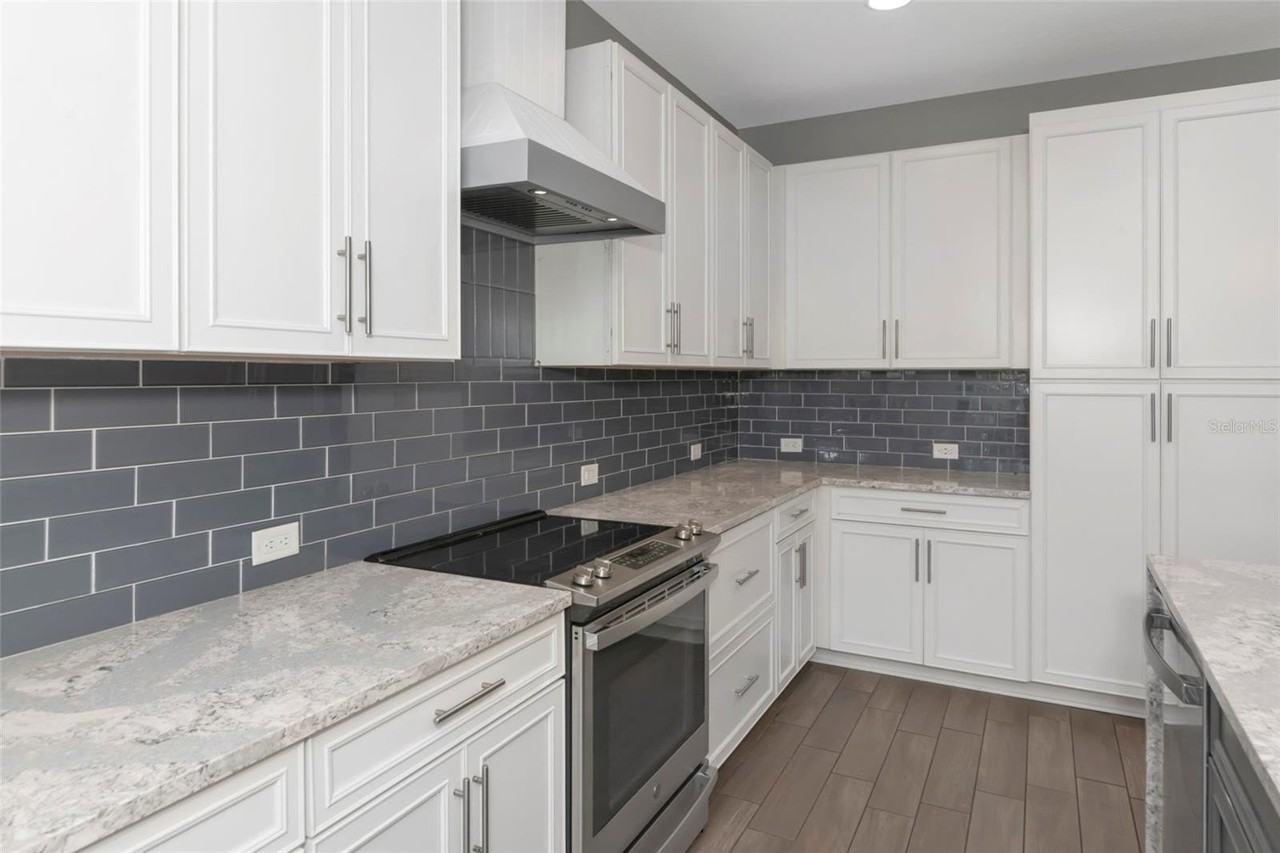 14941 Barrows Bluff Ter - Photo 7 of 34