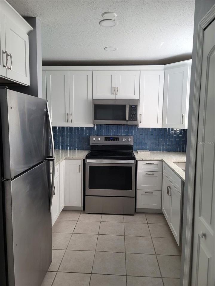 1011 Ocean Marina Dr - Photo 5 of 25