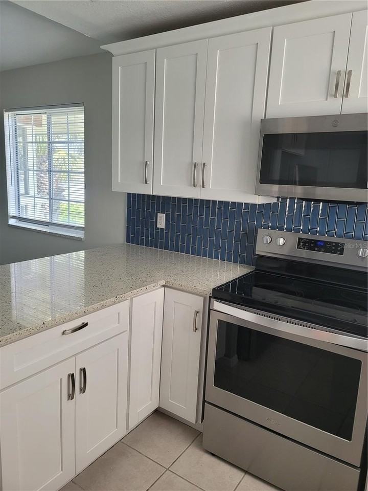 1011 Ocean Marina Dr - Photo 6 of 25