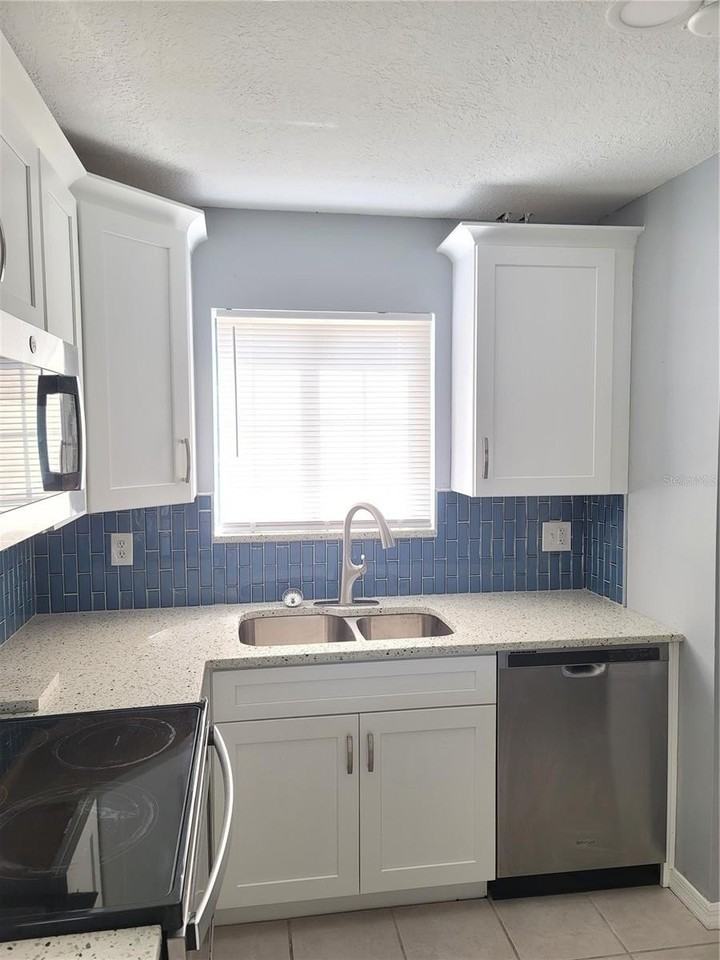 1011 Ocean Marina Dr - Photo 7 of 25