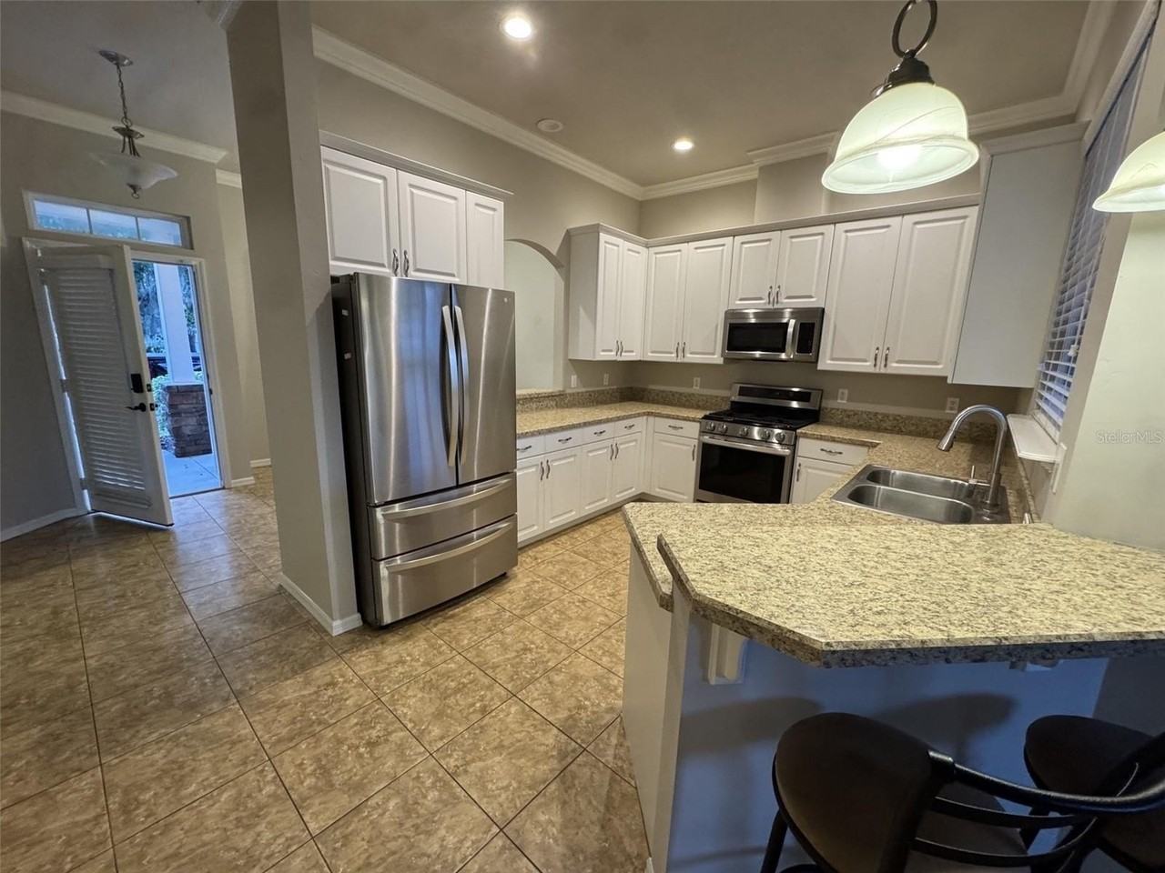 8390 Sw 78th Rd - Photo 3 of 14