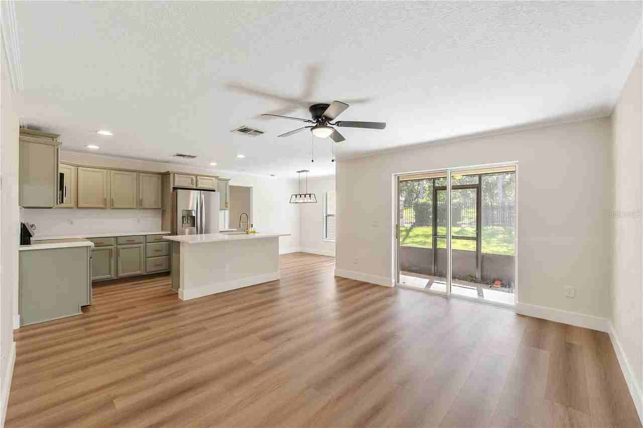 1920 Commander Way - Photo 5 of 35