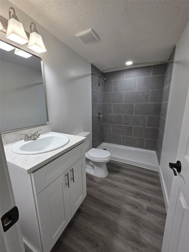 410 Moseley Ave - Photo 5 of 18
