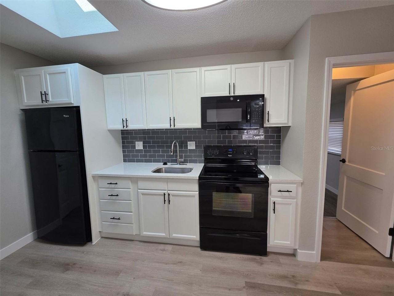 410 Moseley Ave - Photo 7 of 18