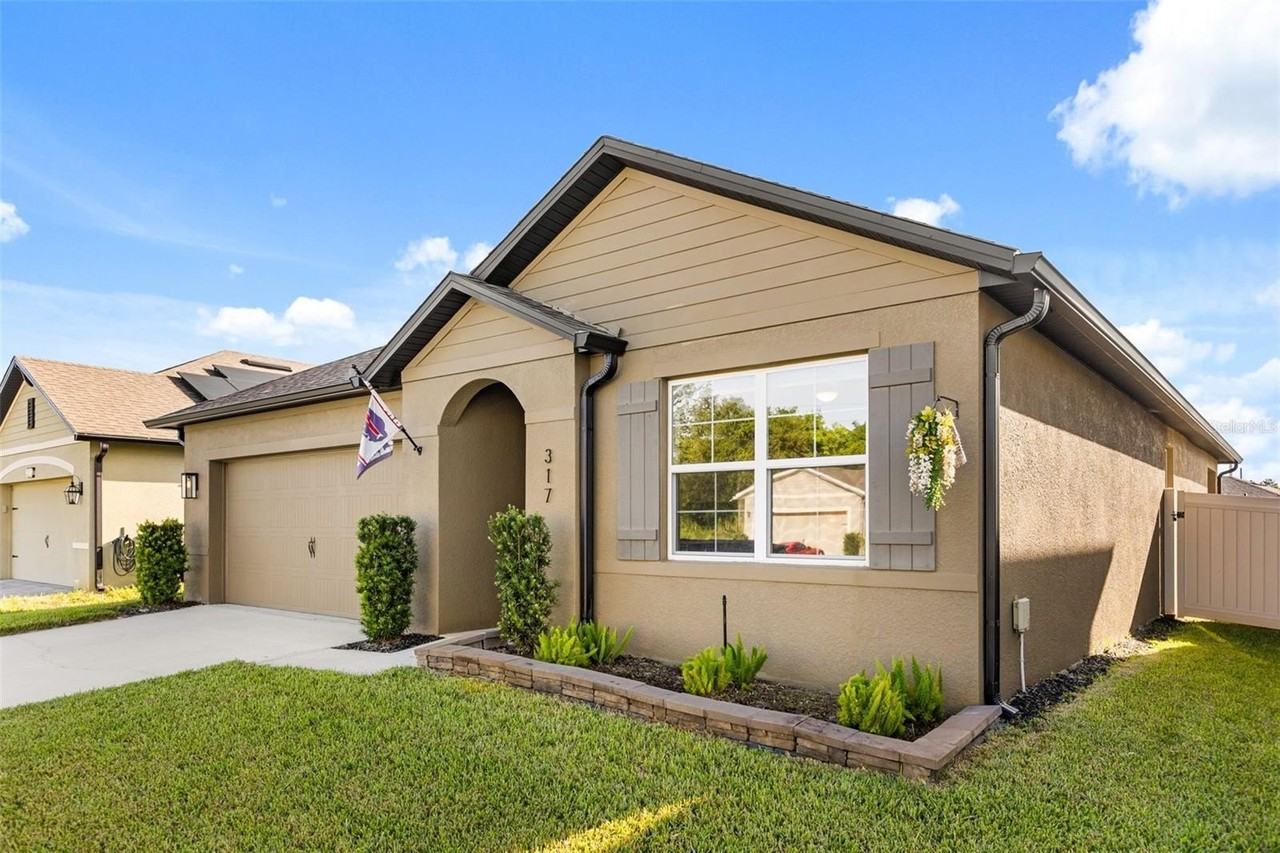 317 American Holly Ave - Photo 3 of 41