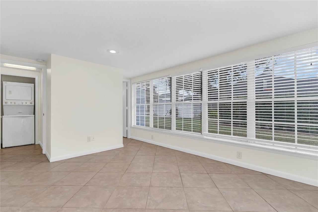2037 Woodlawn Dr - Photo 4 of 8