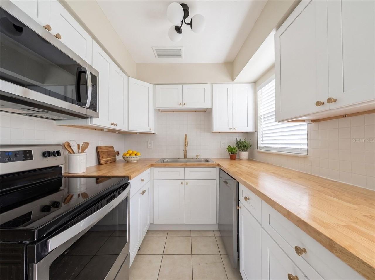 134 Jewel Dr - Photo 4 of 11