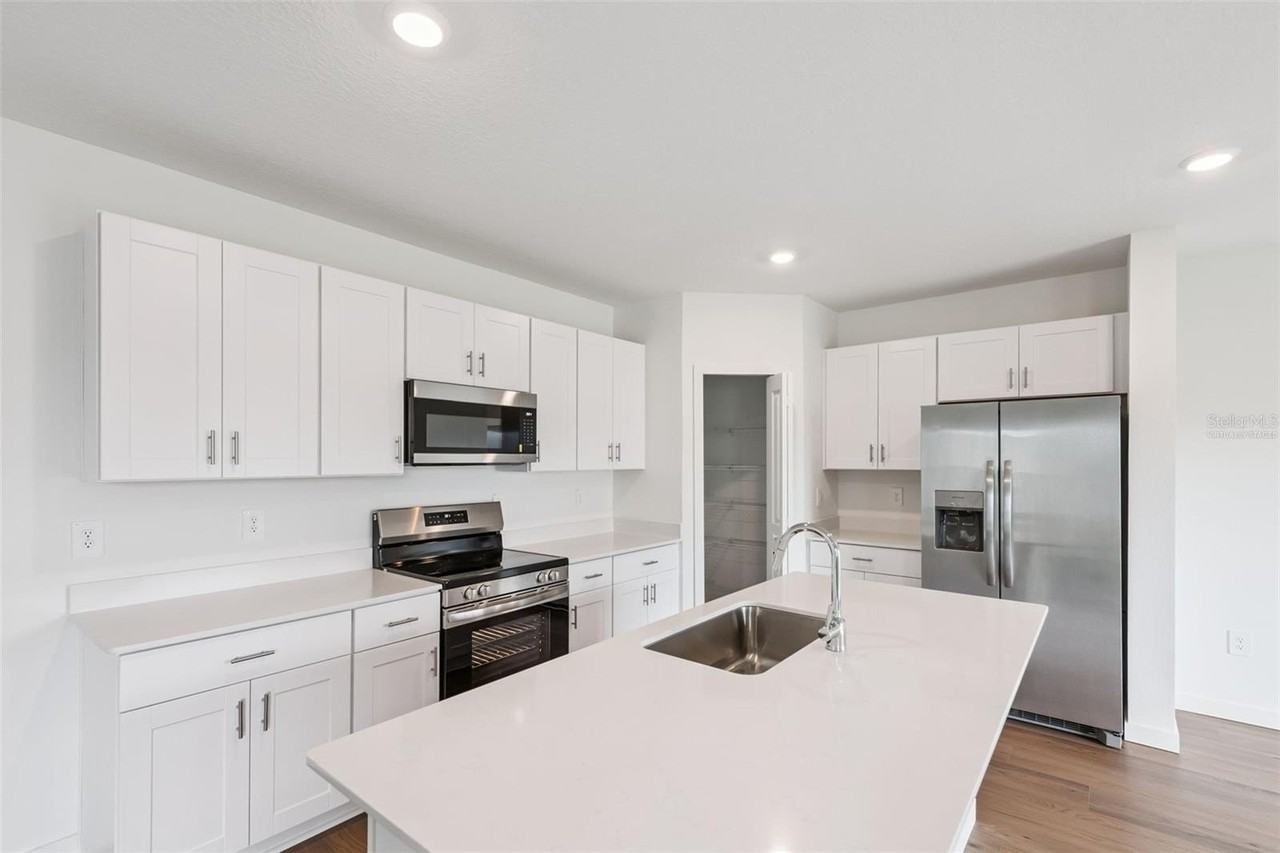 4444 Sw 80th Pl - Photo 4 of 50