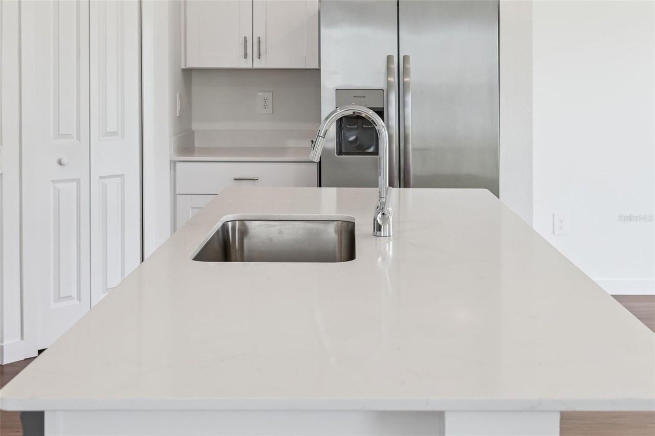4444 Sw 80th Pl - Photo 5 of 50