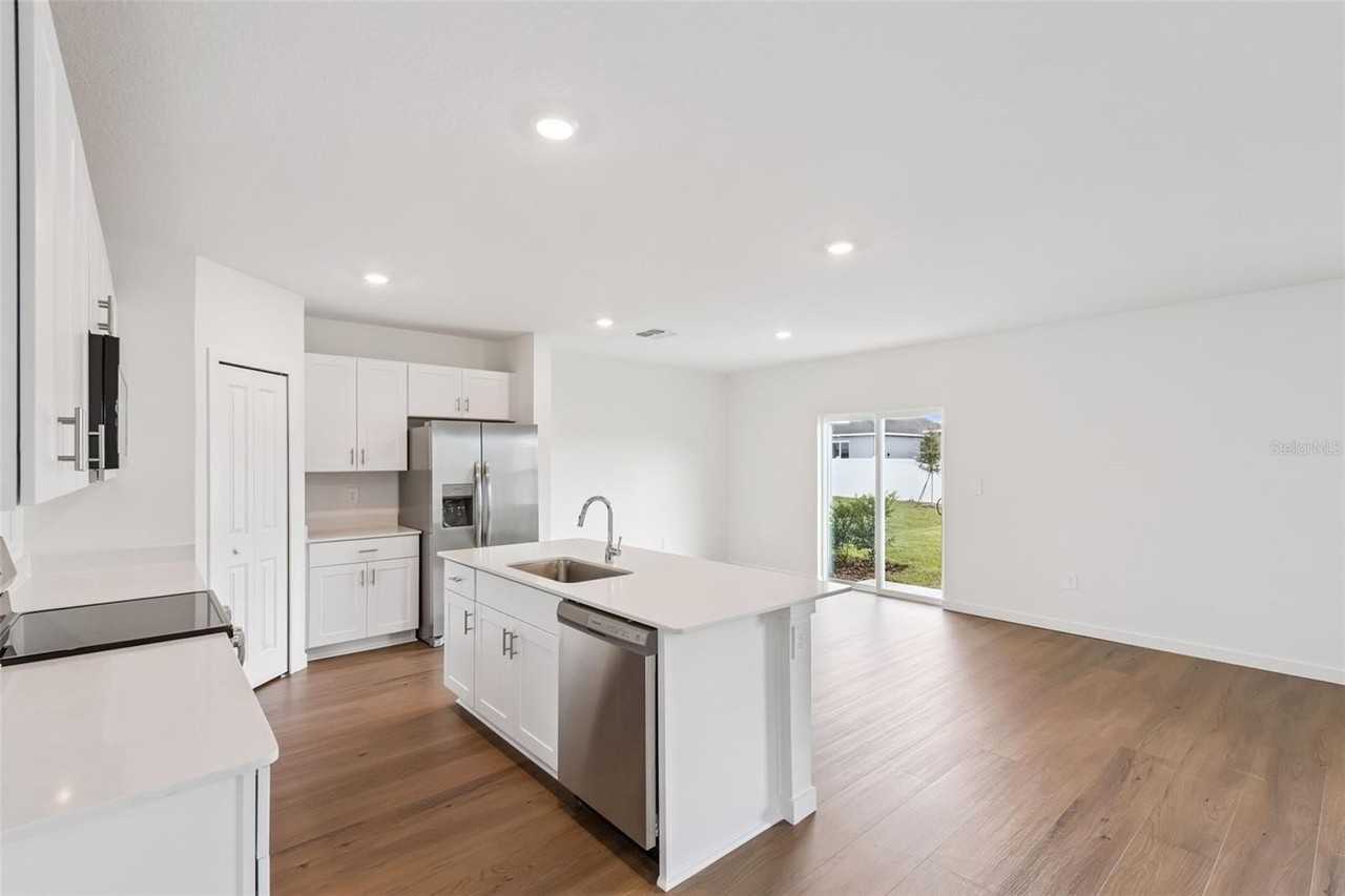 4444 Sw 80th Pl - Photo 7 of 50
