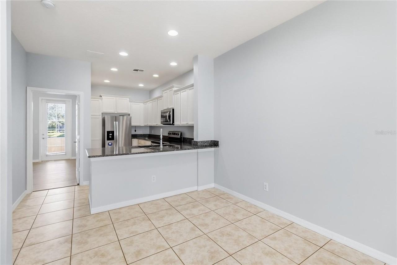 11926 Lorenza Ln - Photo 7 of 38
