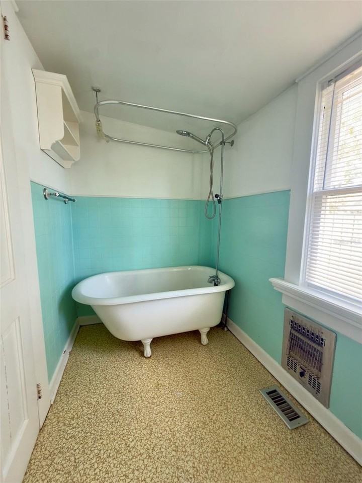 21 S Mary St - Photo 6 of 18