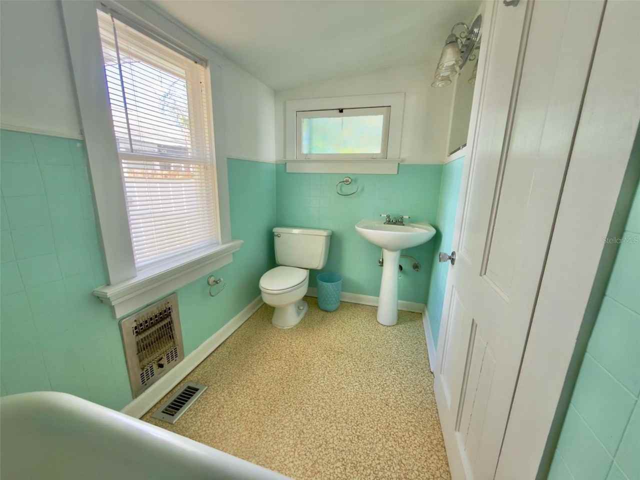 21 S Mary St - Photo 7 of 18