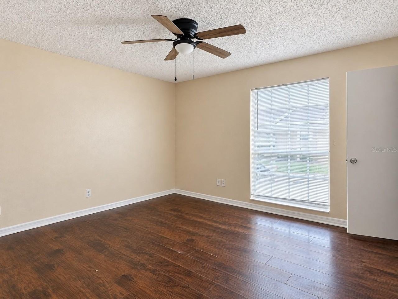 335 Wymore Rd #201 - Photo 7 of 12