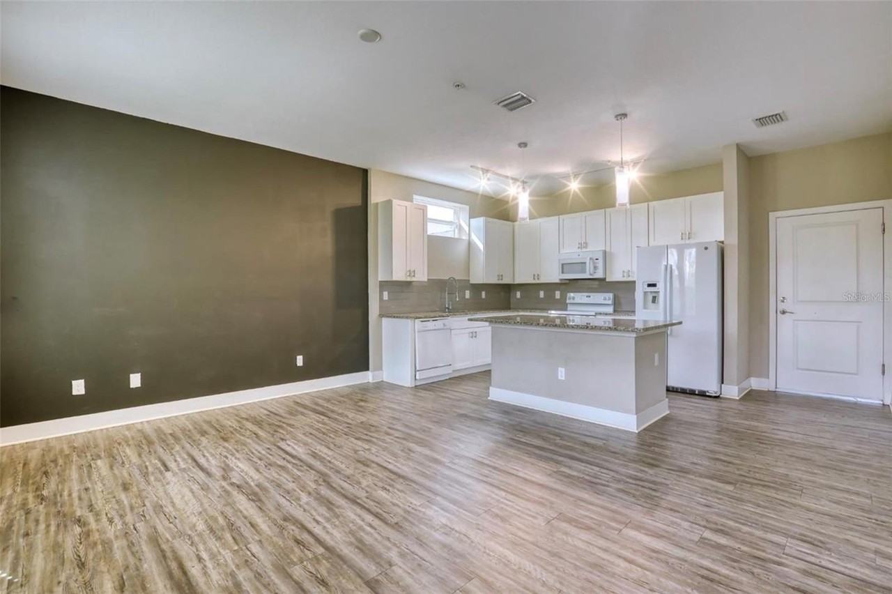 1801 Houston St - Photo 6 of 29