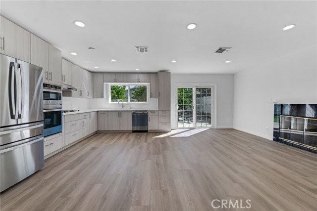 17706 Collins St - Photo 7 of 8