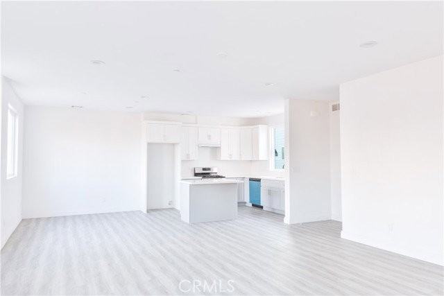 14616 Vanowen St - Photo 3 of 8