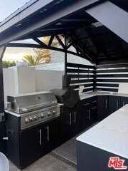 19037 Keswick St - Photo 4 of 8