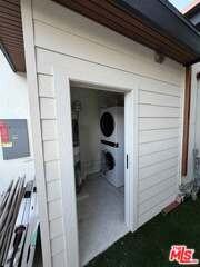 19037 Keswick St - Photo 5 of 8