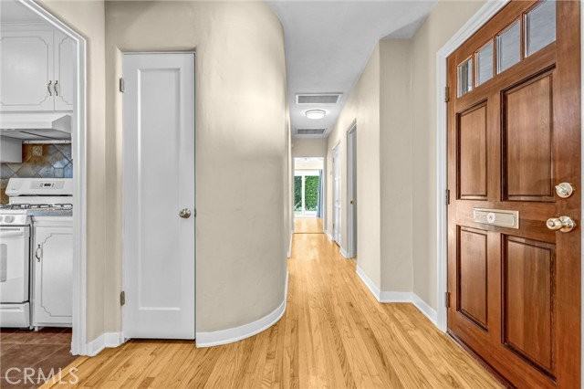 425 N Griffith Park Dr - Photo 3 of 8