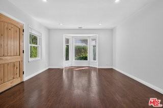 1913 N Manning St - Photo 4 of 7