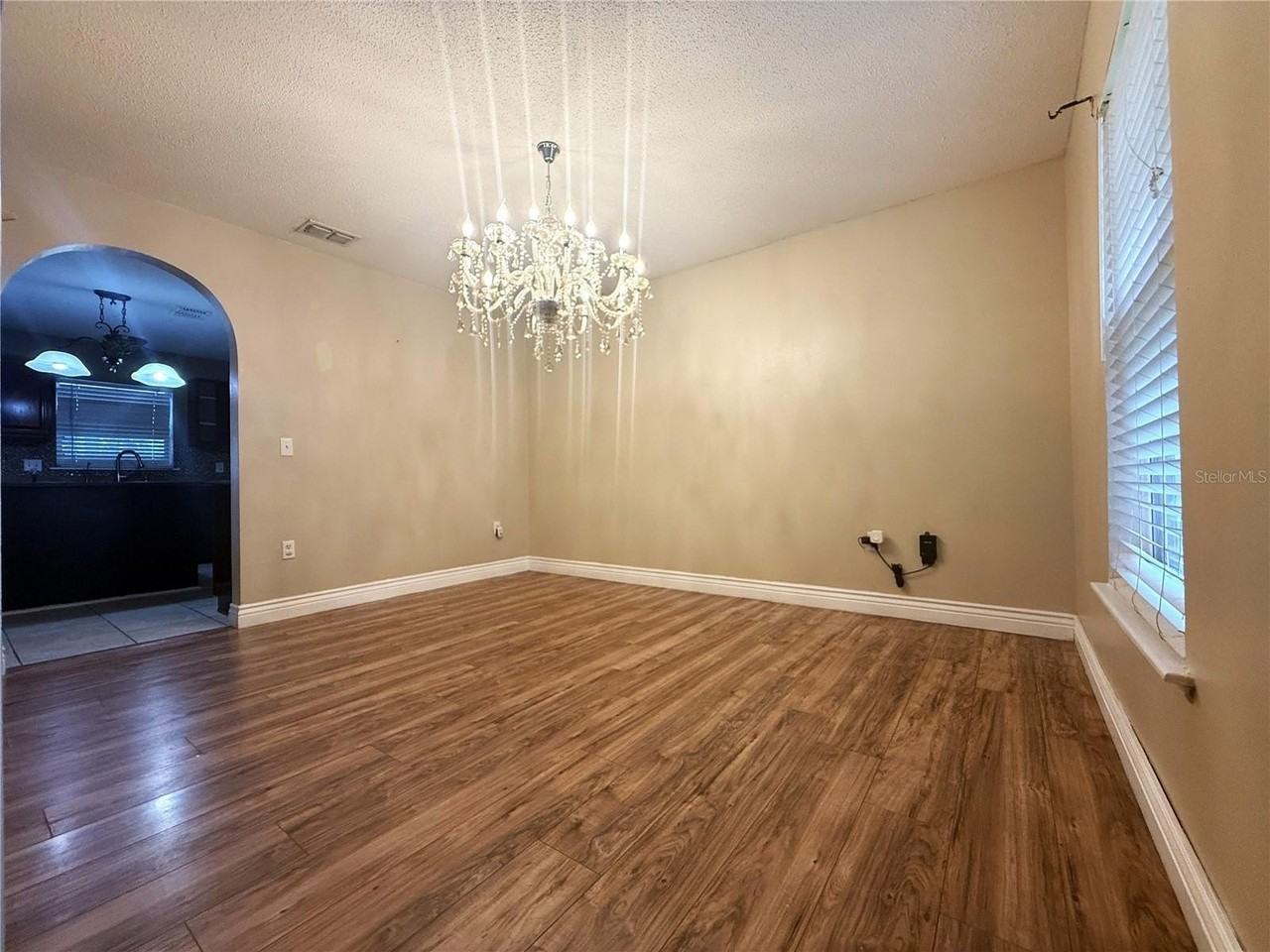1664 Settlers Creek Way - Photo 5 of 37