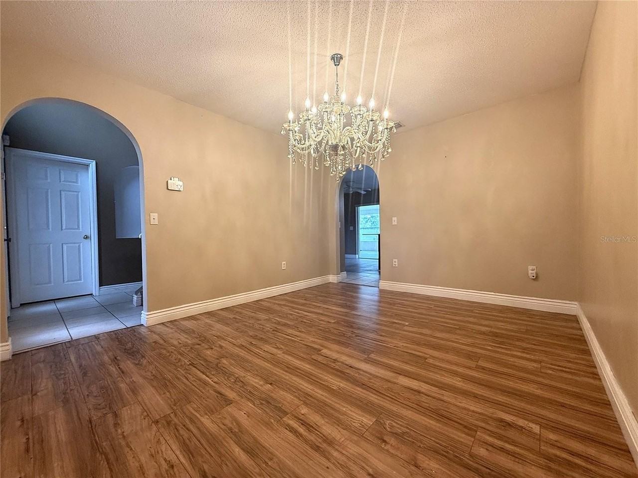1664 Settlers Creek Way - Photo 6 of 37