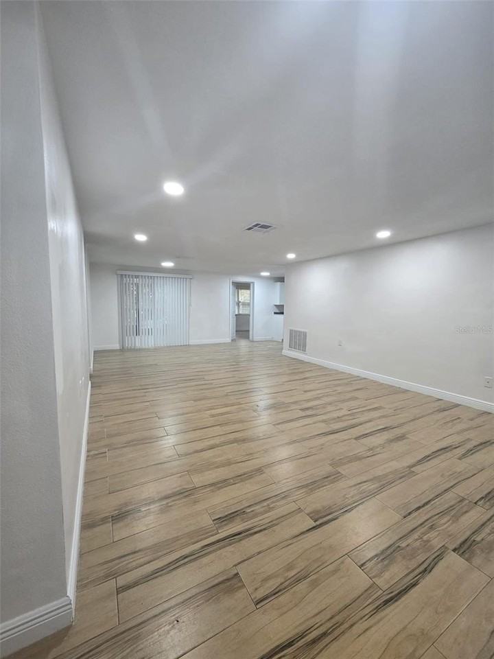 5811 Appletree Rd - Photo 3 of 19