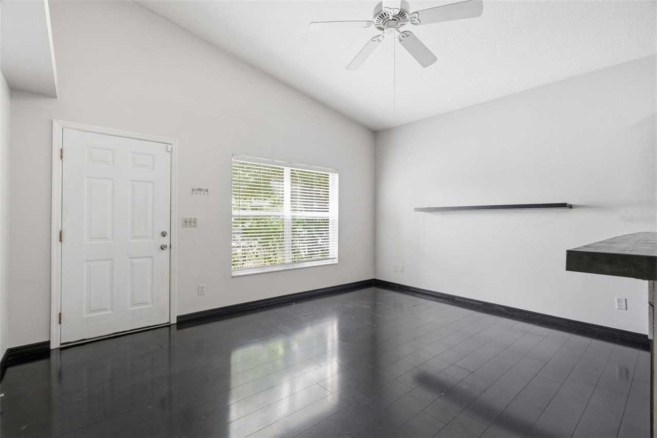 2115 Salem Ave N - Photo 5 of 21