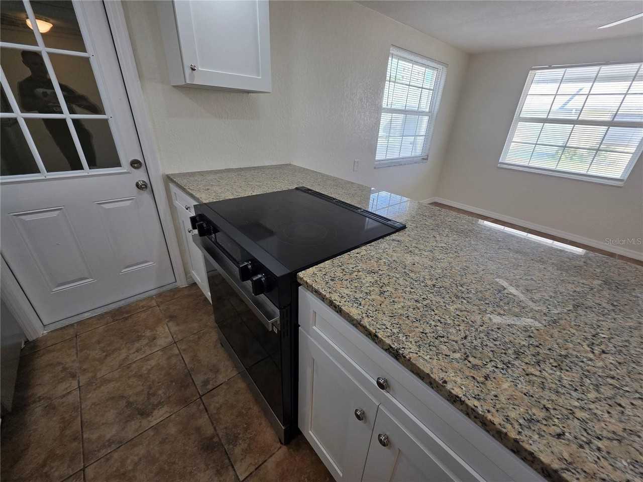 4926 Getner St #4926 - Photo 5 of 17