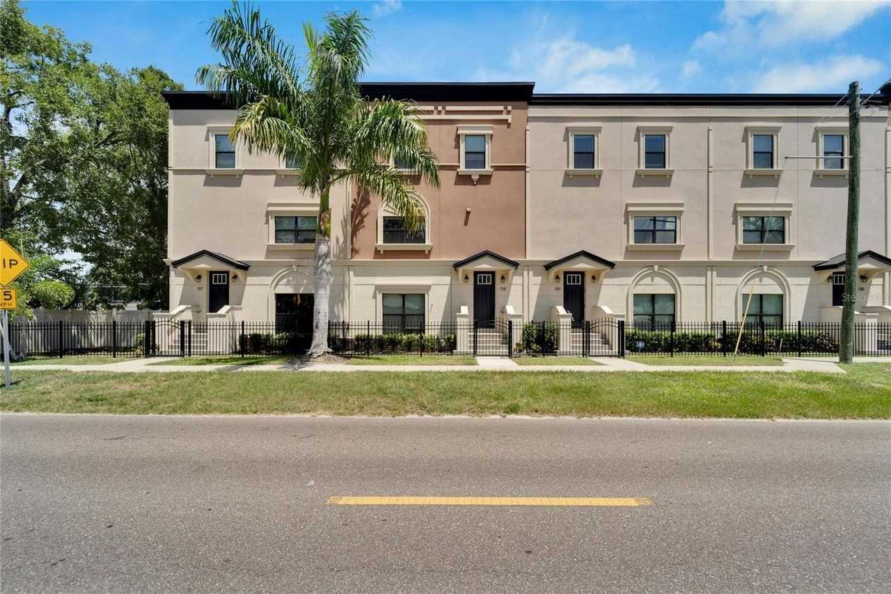 3421 W Horatio St #108 - Photo 2 of 50