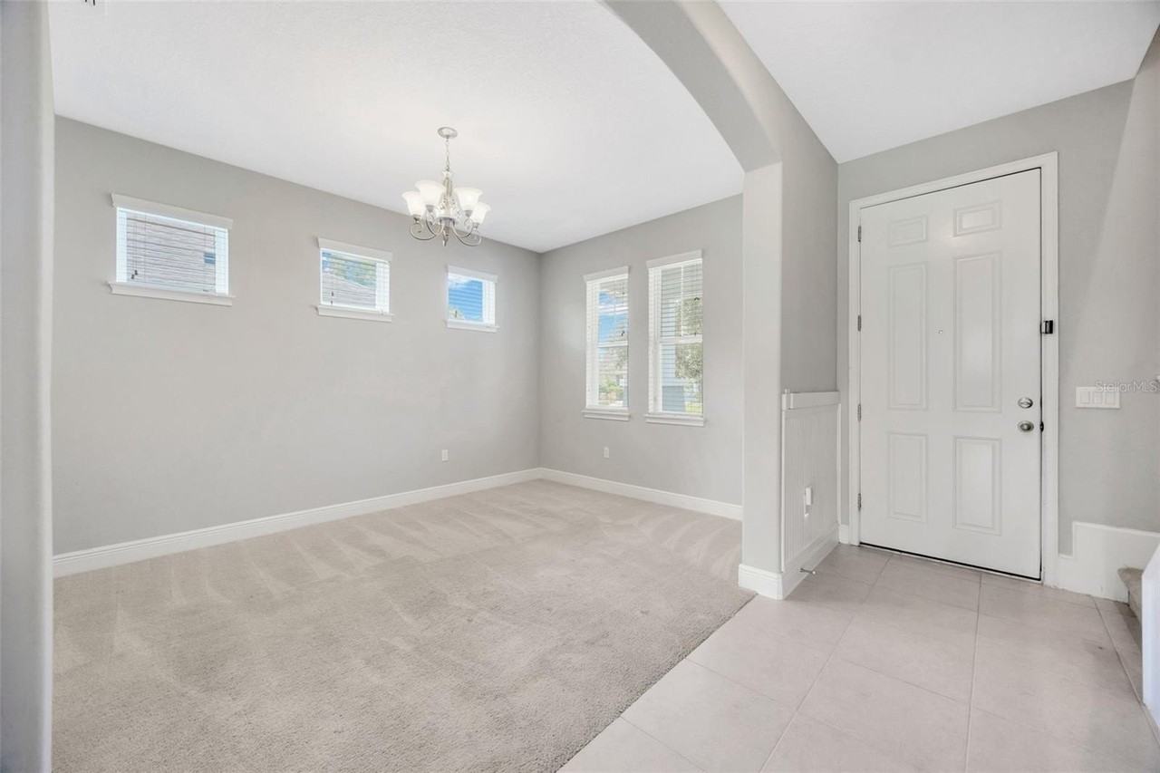 7010 Old Benton Dr - Photo 3 of 34