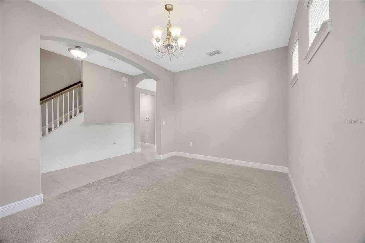 7010 Old Benton Dr - Photo 4 of 34