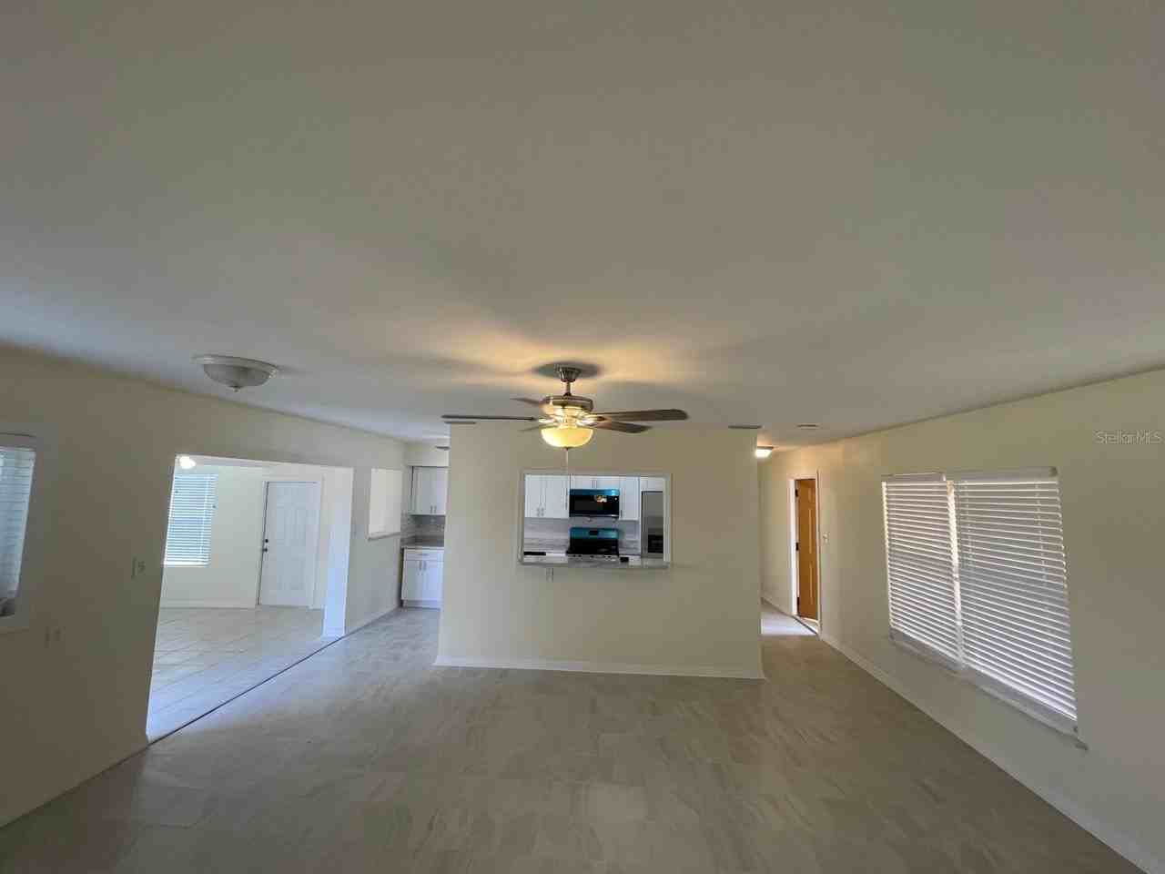 309 Country Club Dr - Photo 2 of 15