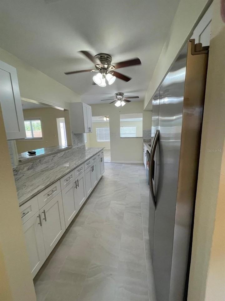 309 Country Club Dr - Photo 4 of 15