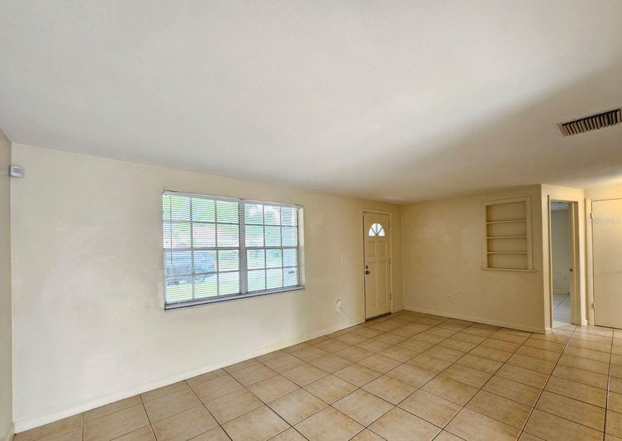 4332 Newbury Dr - Photo 3 of 16