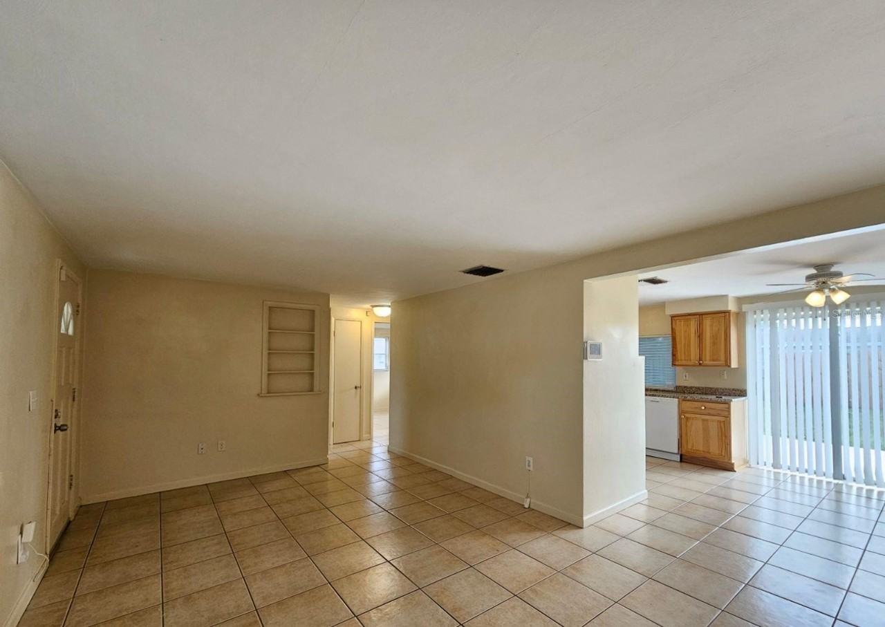 4332 Newbury Dr - Photo 5 of 16