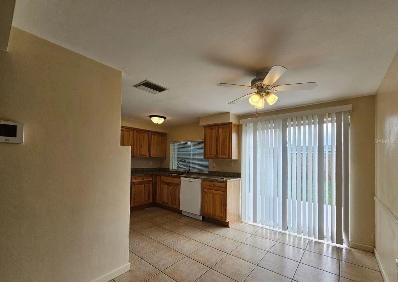 4332 Newbury Dr - Photo 6 of 16