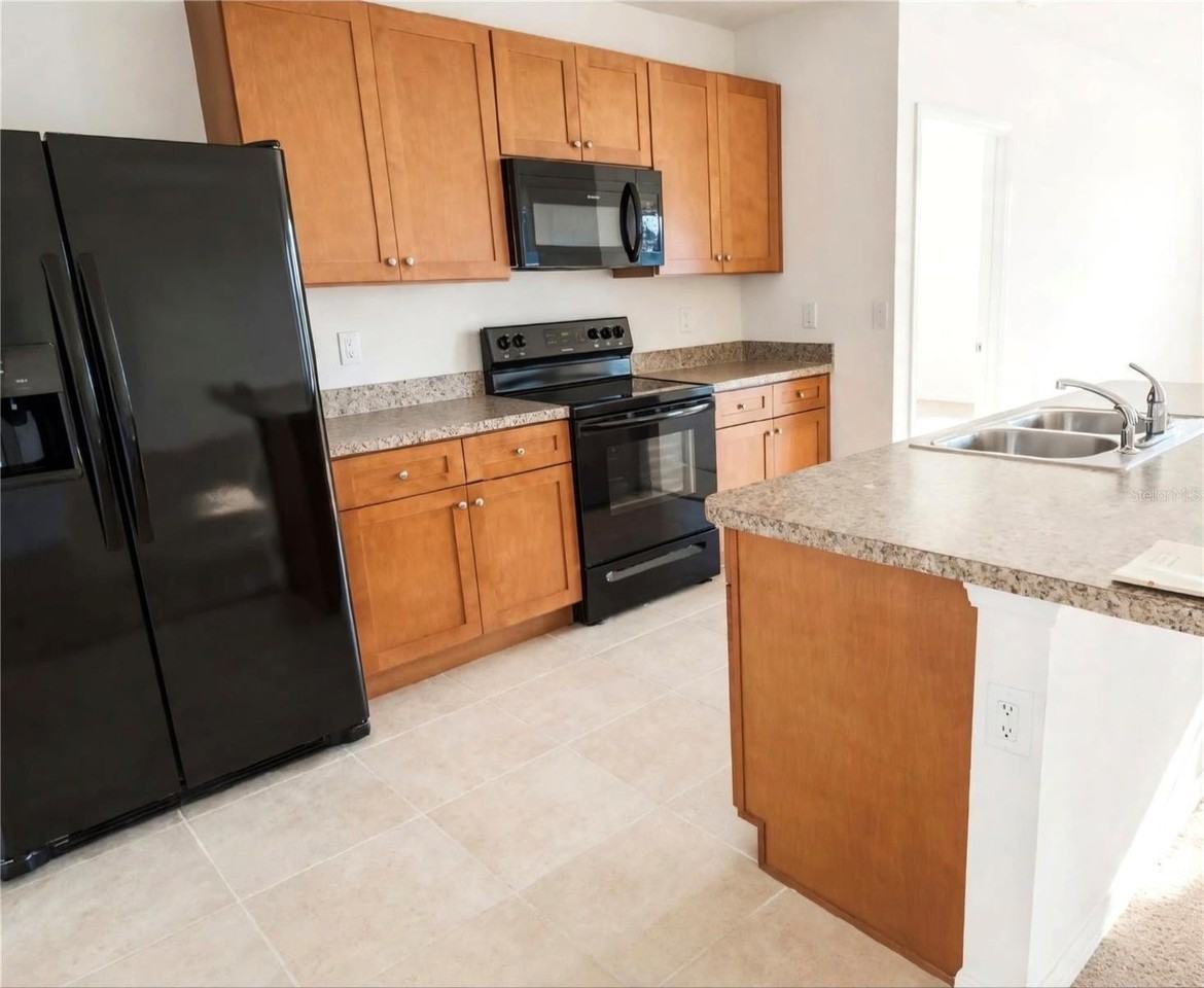 3499 N Vonnegut Pt - Photo 4 of 20