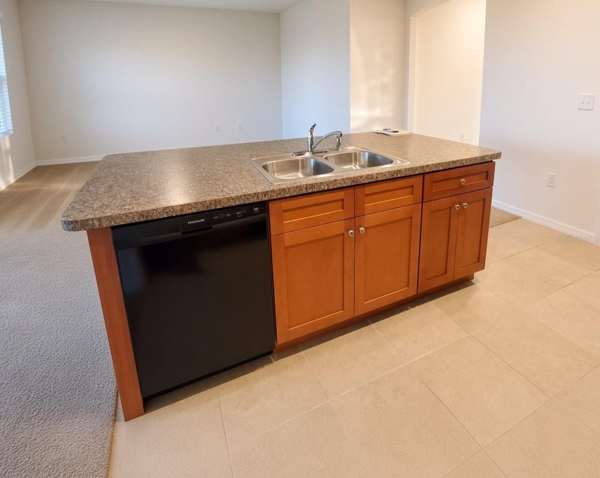 3499 N Vonnegut Pt - Photo 6 of 20