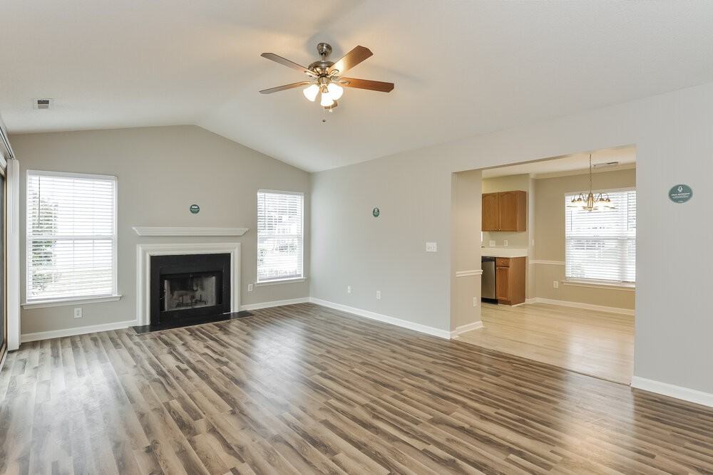 5119 Eagles Landing Dr - Photo 4 of 16