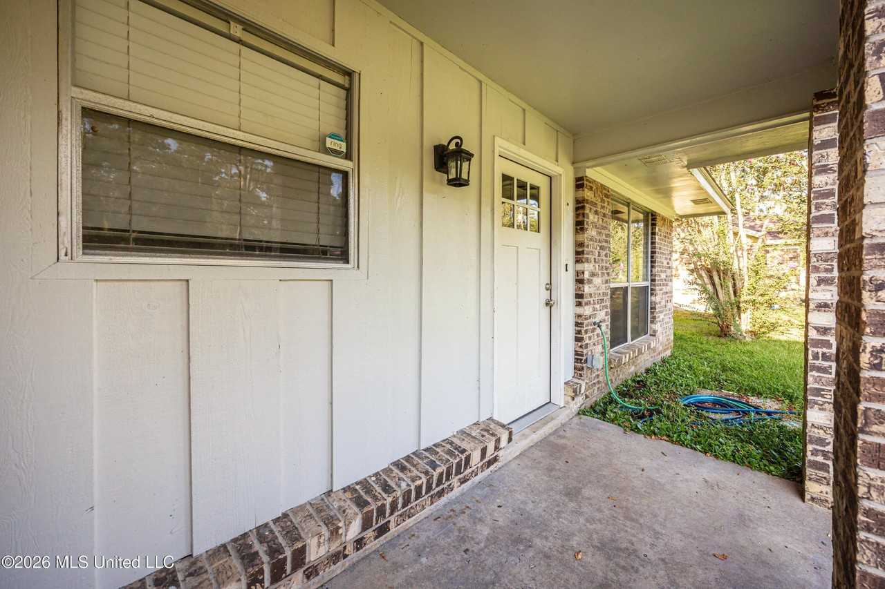 9205 Warbler Ave - Photo 7 of 38