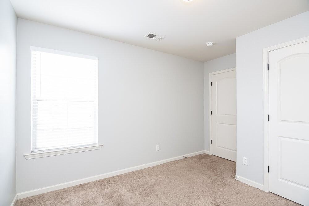 6231 Arlington Ln - Photo 6 of 15